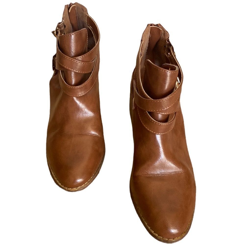 Bata Cross Strap Tan Booties Size 6.5 - Picture 3 of 9